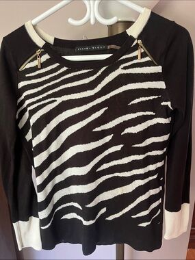 Ivanka Trump Black & White Zebra-Stripe Long Sleeve Top